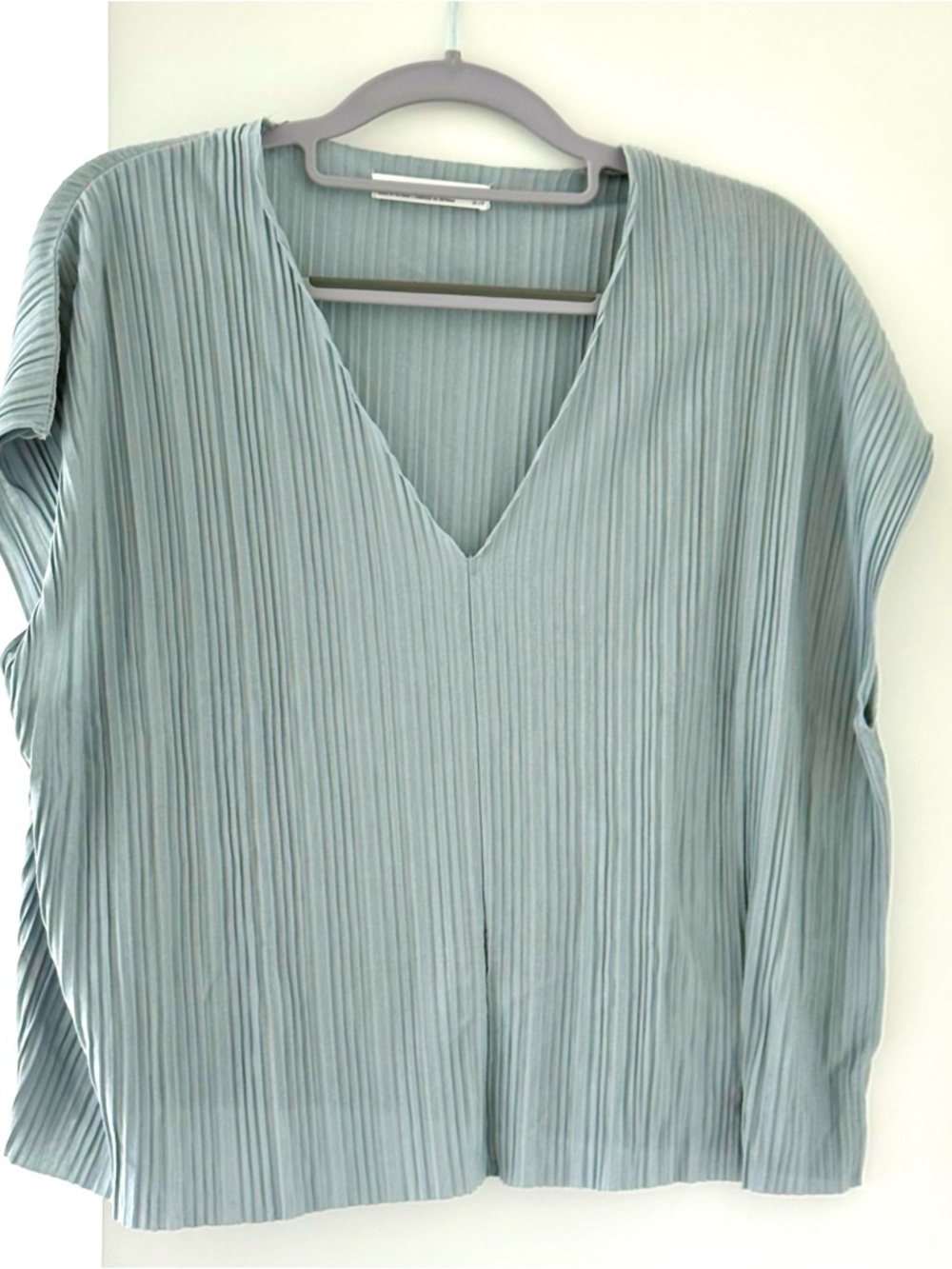 Oak + Fort V-Neck Pleated Women’s Top in Dusty Sage